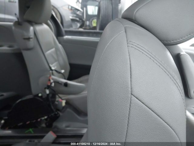 5TDYZ3DC0HS817539 Toyota Sienna Xle/limited