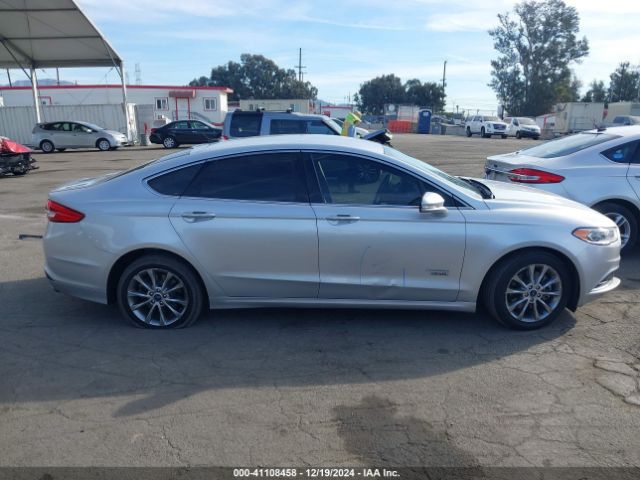 3FA6P0PU1JR281215 Ford Fusion Energi Se Luxury