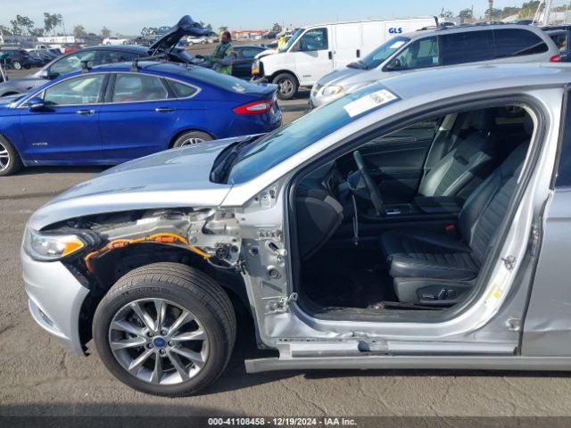 3FA6P0PU1JR281215 Ford Fusion Energi Se Luxury