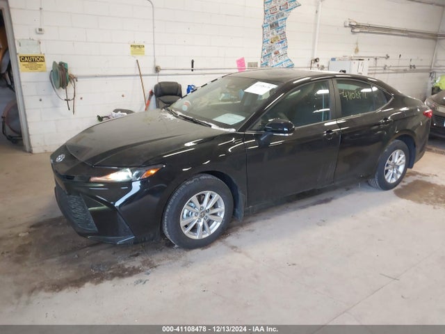 Toyota CAMRY LE 2025 4T1DBADK1SU515044 Image 2