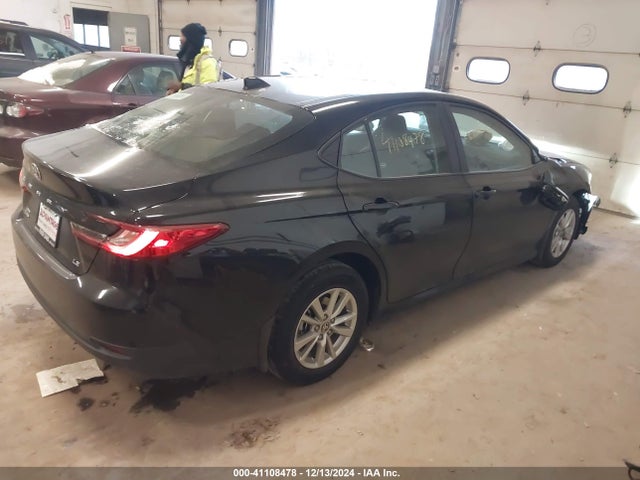 Toyota CAMRY LE 2025 4T1DBADK1SU515044 Image 4