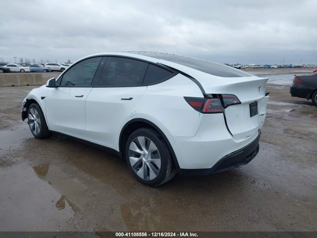 2023 TESLA MODEL Y 7SAYGDEE6PA095394 Photo 2