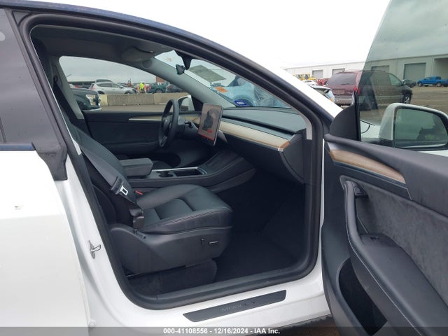 2023 TESLA MODEL Y 7SAYGDEE6PA095394 Photo 4