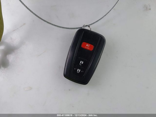 JTDKARFUXG3517982 Toyota Prius Three Touring