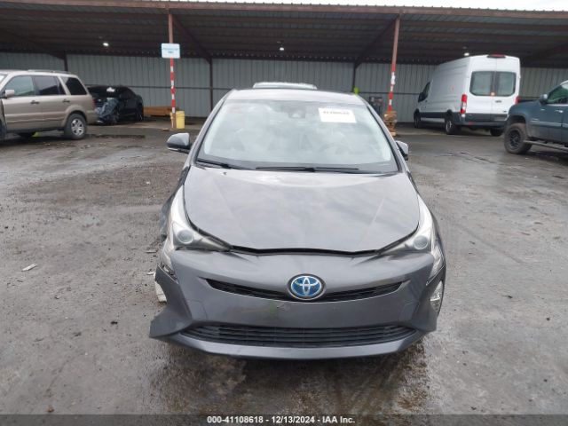 JTDKARFUXG3517982 Toyota Prius Three Touring