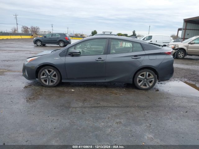 JTDKARFUXG3517982 Toyota Prius Three Touring