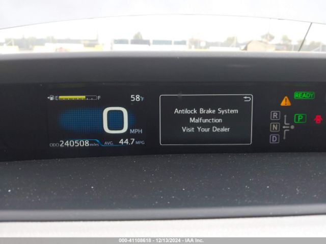 JTDKARFUXG3517982 Toyota Prius Three Touring