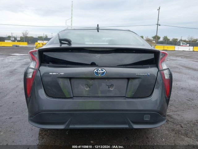 JTDKARFUXG3517982 Toyota Prius Three Touring