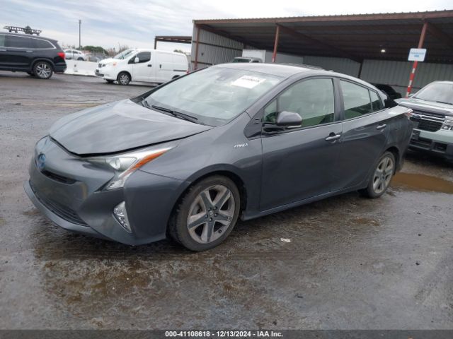 JTDKARFUXG3517982 Toyota Prius Three Touring