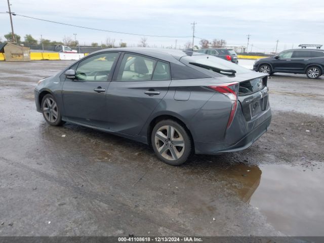 JTDKARFUXG3517982 Toyota Prius Three Touring