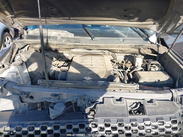 5TFDW5F1XKX824143 Toyota Tundra Sr5 5.7l V8