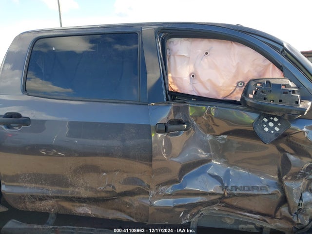 5TFDW5F1XKX824143 Toyota Tundra Sr5 5.7l V8