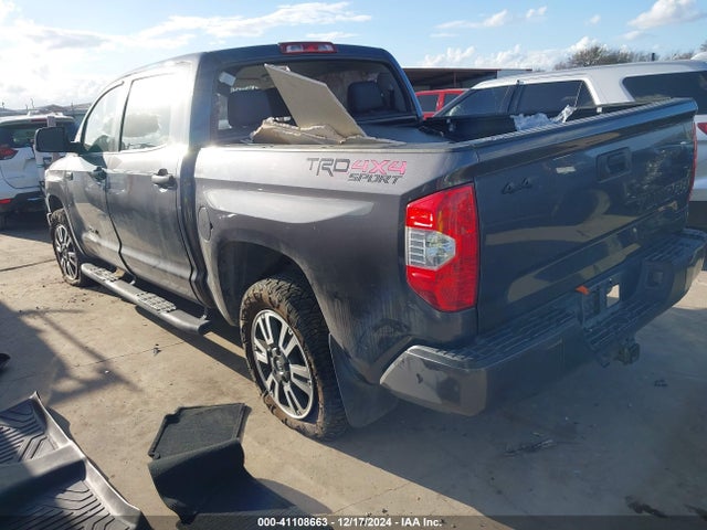 5TFDW5F1XKX824143 Toyota Tundra Sr5 5.7l V8