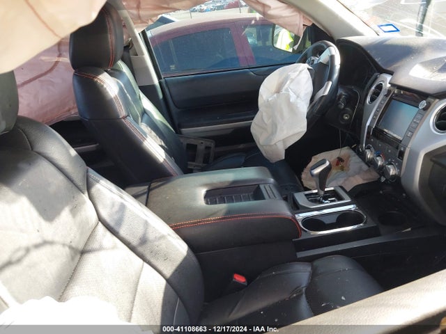 5TFDW5F1XKX824143 Toyota Tundra Sr5 5.7l V8
