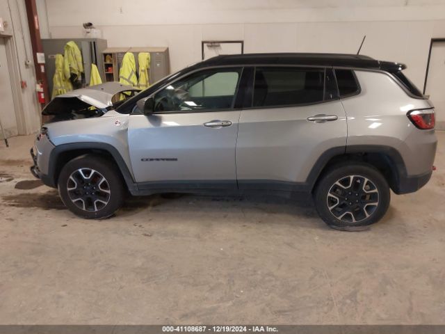 3C4NJDDB9KT795982 Jeep Compass Trailhawk 4x4