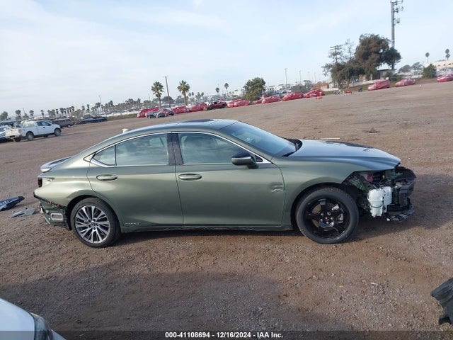 58AD21B19LU010048 Lexus ES 300H