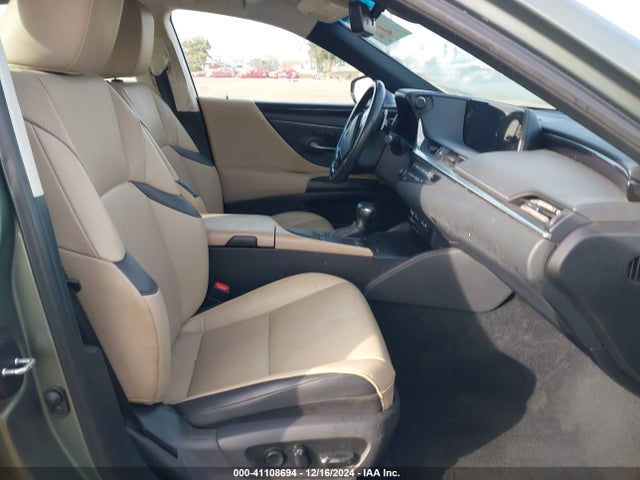 58AD21B19LU010048 Lexus ES 300H