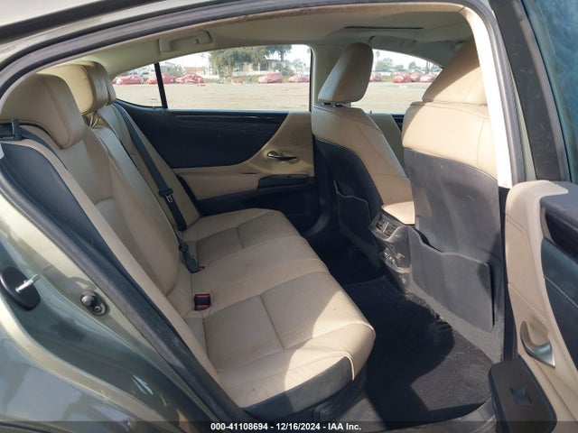 58AD21B19LU010048 Lexus ES 300H