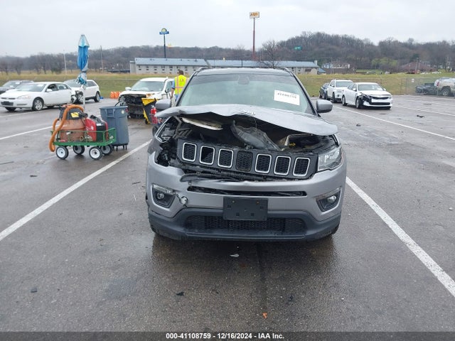 Jeep Compass Latitude 4x4 2018 3C4NJDBBXJT485065 Image 12