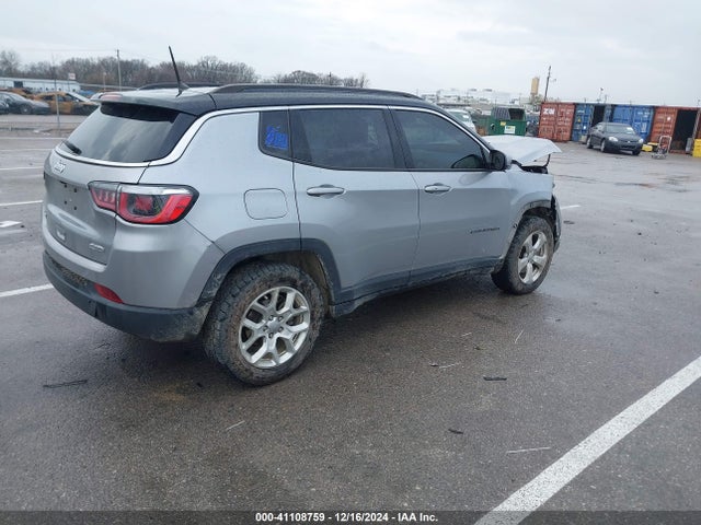 Jeep Compass Latitude 4x4 2018 3C4NJDBBXJT485065 Image 4