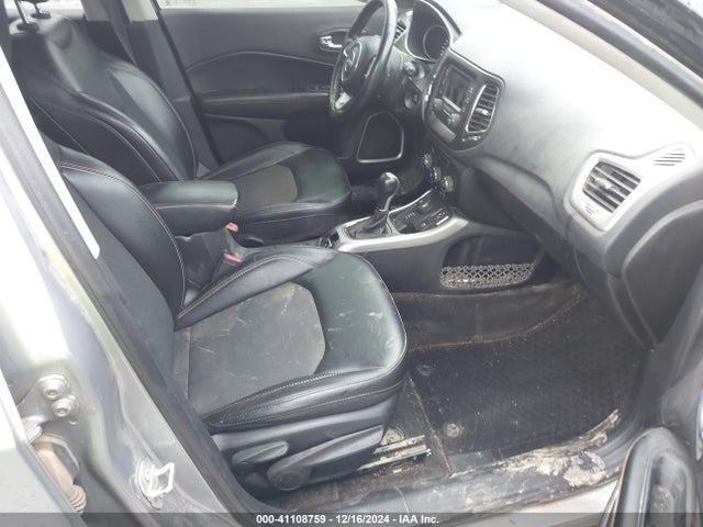 Jeep Compass Latitude 4x4 2018 3C4NJDBBXJT485065 Image 5