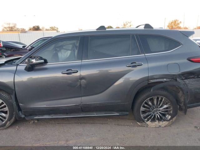 5TDFZRAH0MS050182 Toyota Highlander Platinum