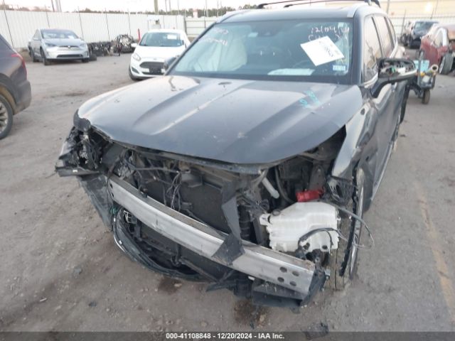 5TDFZRAH0MS050182 Toyota Highlander Platinum