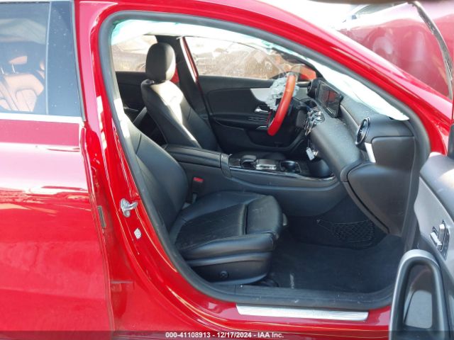 WDD3G4EB0KW026615 Mercedes-Benz A 220