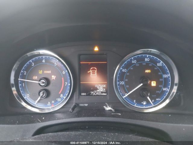 2T1BURHE7JC965950 Toyota COROLLA LE