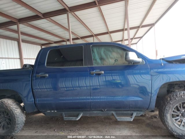 5TFEY5F18EX158063 Toyota Tundra Sr5 5.7l V8