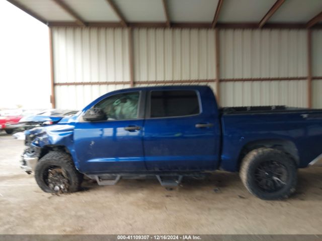 5TFEY5F18EX158063 Toyota Tundra Sr5 5.7l V8