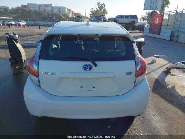 JTDKDTB36F1114478 Toyota Prius C Two