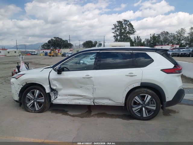 JN8BT3CAXPW408202 Nissan Rogue Sl Fwd