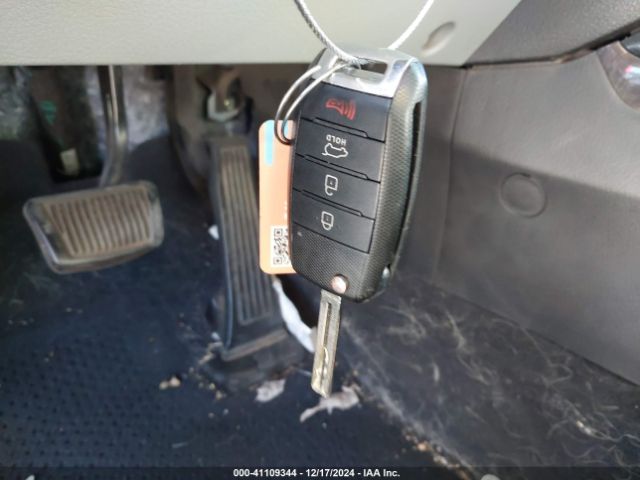 5XYKTCA62EG446690 KIA SORENTO LX