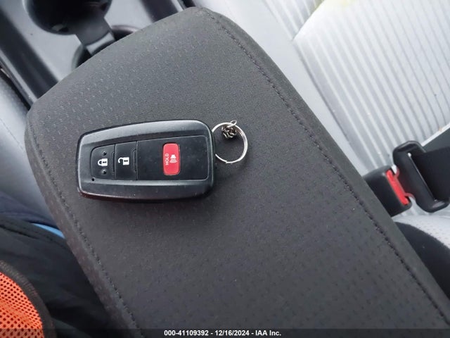 Toyota Prius Two 2018 JTDKBRFU3J3059397 Image 11