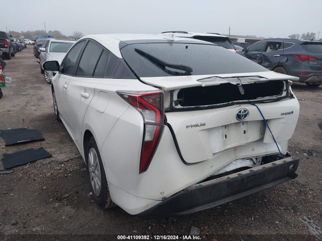 Toyota Prius Two 2018 JTDKBRFU3J3059397 Image 3
