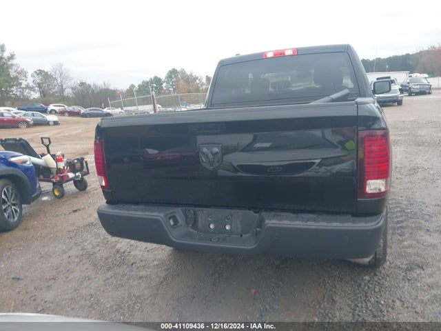 1C6RR7LG7RS157211 RAM 1500 Classic Warlock  4x4 5'7 Box