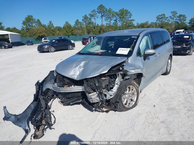 Chrysler Pacifica Touring L 2023 2C4RC1BG9PR571548 Image 2