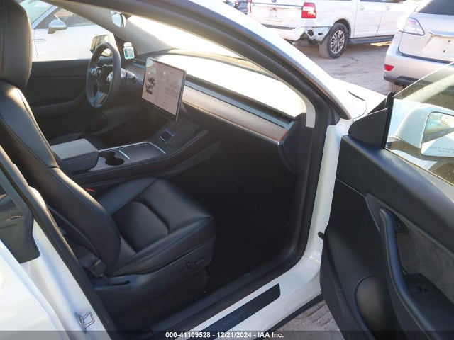 2021 TESLA MODEL Y 5YJYGDEE4MF259589 Photo 4