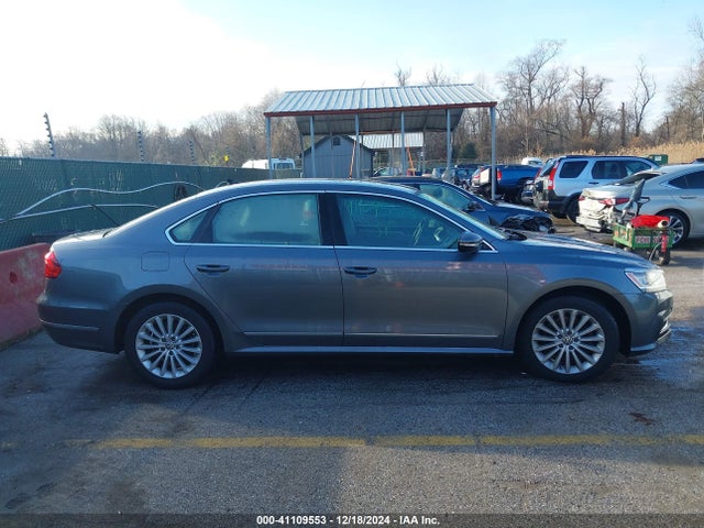 1VWBT7A33GC058515 Volkswagen Passat 1.8t Se