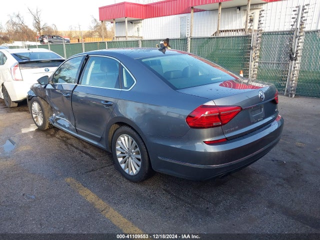 1VWBT7A33GC058515 Volkswagen Passat 1.8t Se