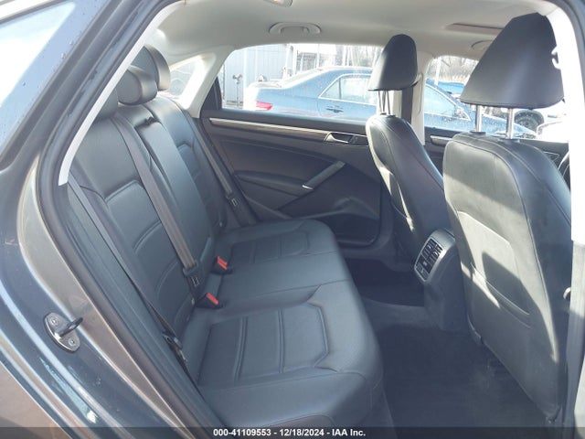 1VWBT7A33GC058515 Volkswagen Passat 1.8t Se