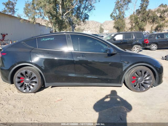7SAYGDEF4PF880220 Tesla Model Y Performance Dual Motor All-wheel Drive