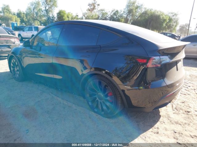 7SAYGDEF4PF880220 Tesla Model Y Performance Dual Motor All-wheel Drive