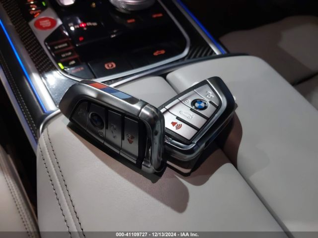 WBSDZ0C09PCM50556 BMW M8 Cabriolet Competition