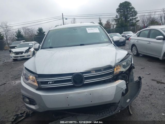 WVGAV7AX5GW025022 Volkswagen Tiguan R-line