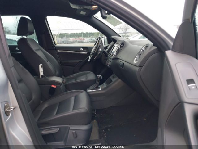 WVGAV7AX5GW025022 Volkswagen Tiguan R-line