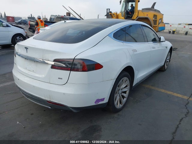 2013 TESLA MODEL S 5YJSA1DN5DFP27711 Photo 3
