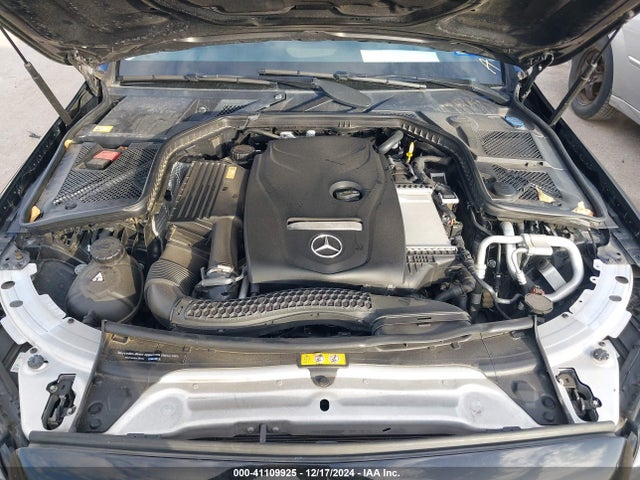 55SWF4JB3FU053008 Mercedes-Benz C 300 Luxury/sport