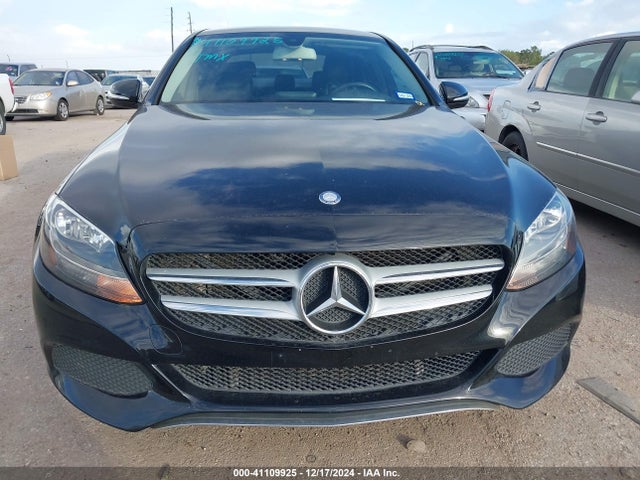 55SWF4JB3FU053008 Mercedes-Benz C 300 Luxury/sport